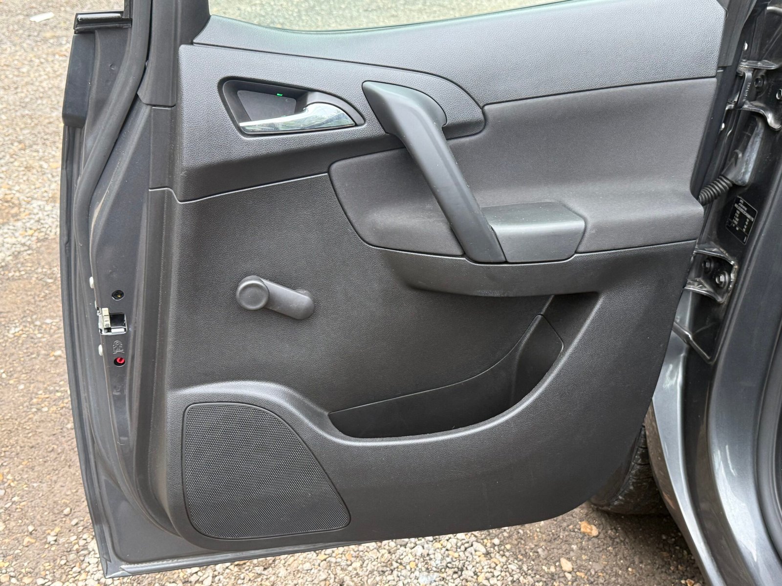 
								Vauxhall Meriva 1.4 16V S Euro 5 5dr full									