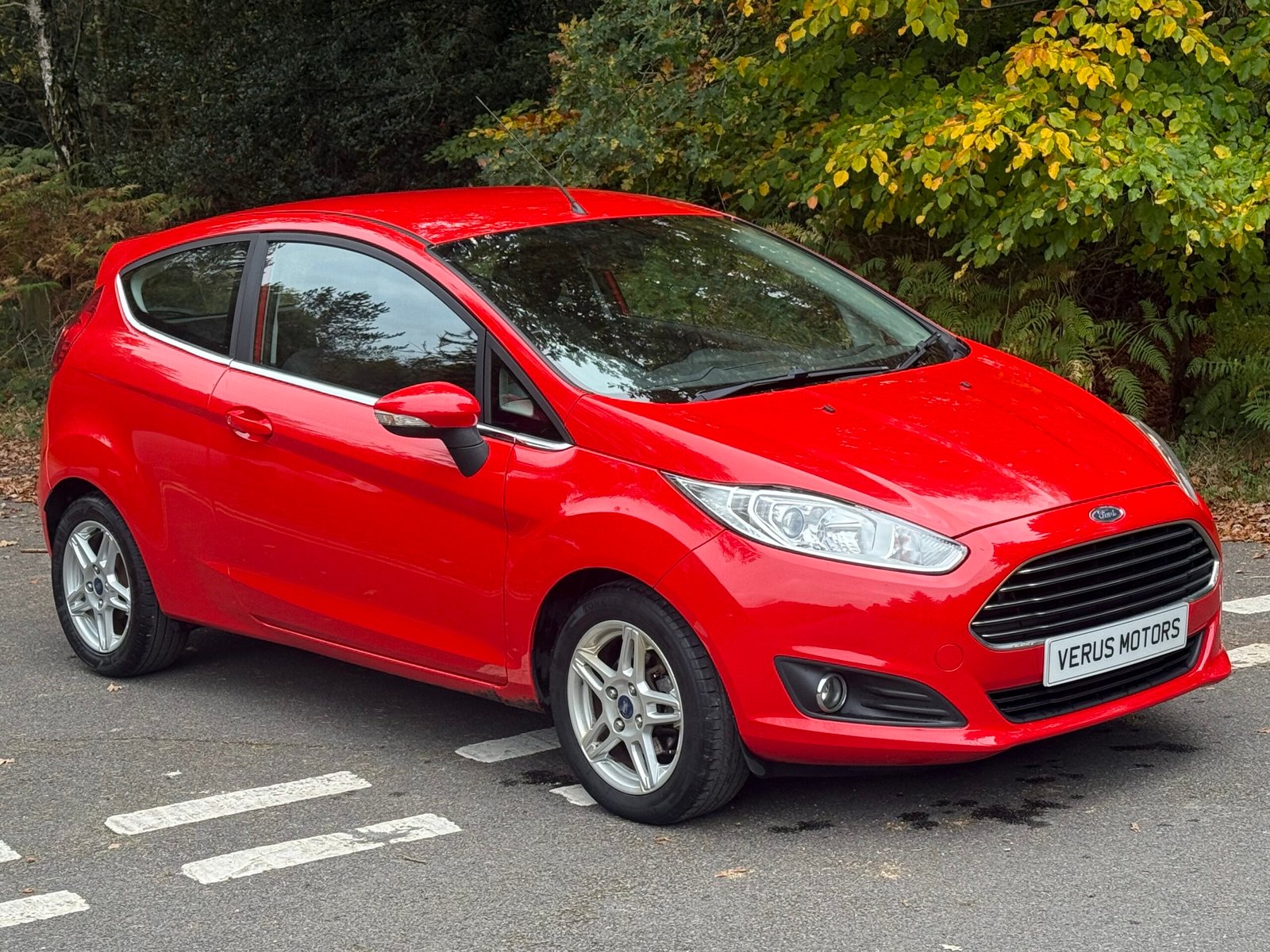 
								Ford Fiesta 1.0T EcoBoost Zetec Euro 5 (s/s) 3dr full									