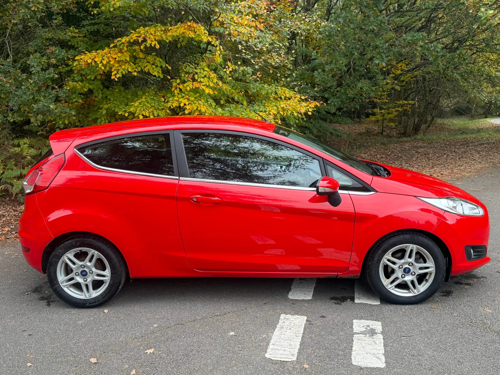 
								Ford Fiesta 1.0T EcoBoost Zetec Euro 5 (s/s) 3dr full									