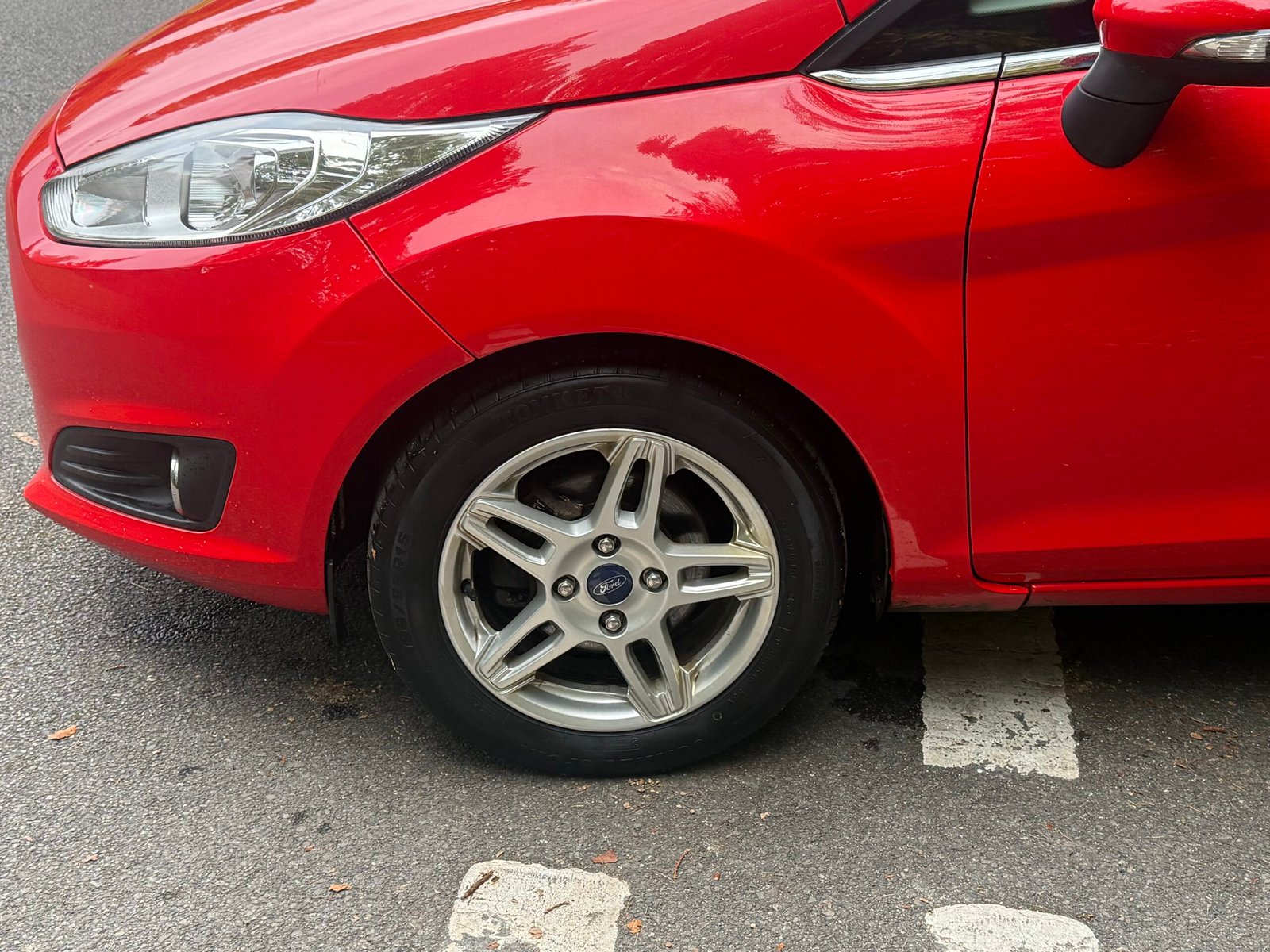 
								Ford Fiesta 1.0T EcoBoost Zetec Euro 5 (s/s) 3dr full									