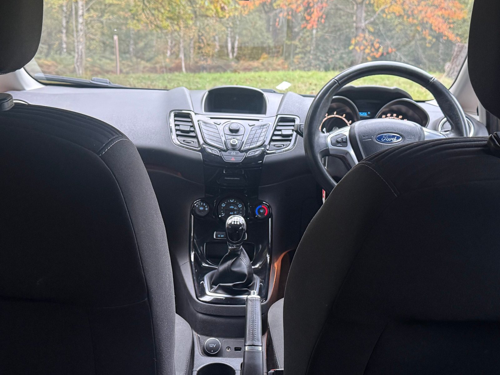 
								Ford Fiesta 1.0T EcoBoost Zetec Euro 5 (s/s) 3dr full									