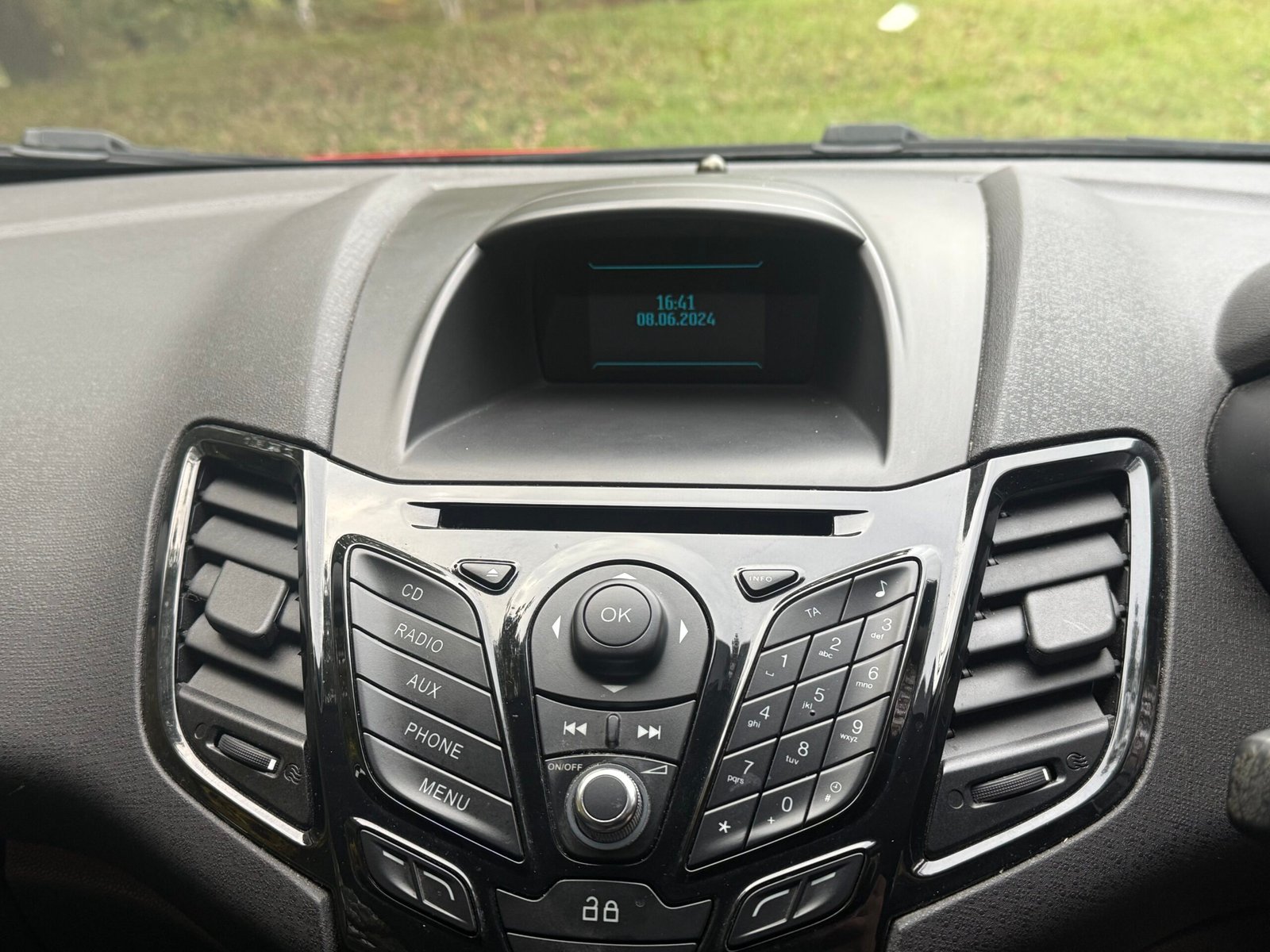 
								Ford Fiesta 1.0T EcoBoost Zetec Euro 5 (s/s) 3dr full									