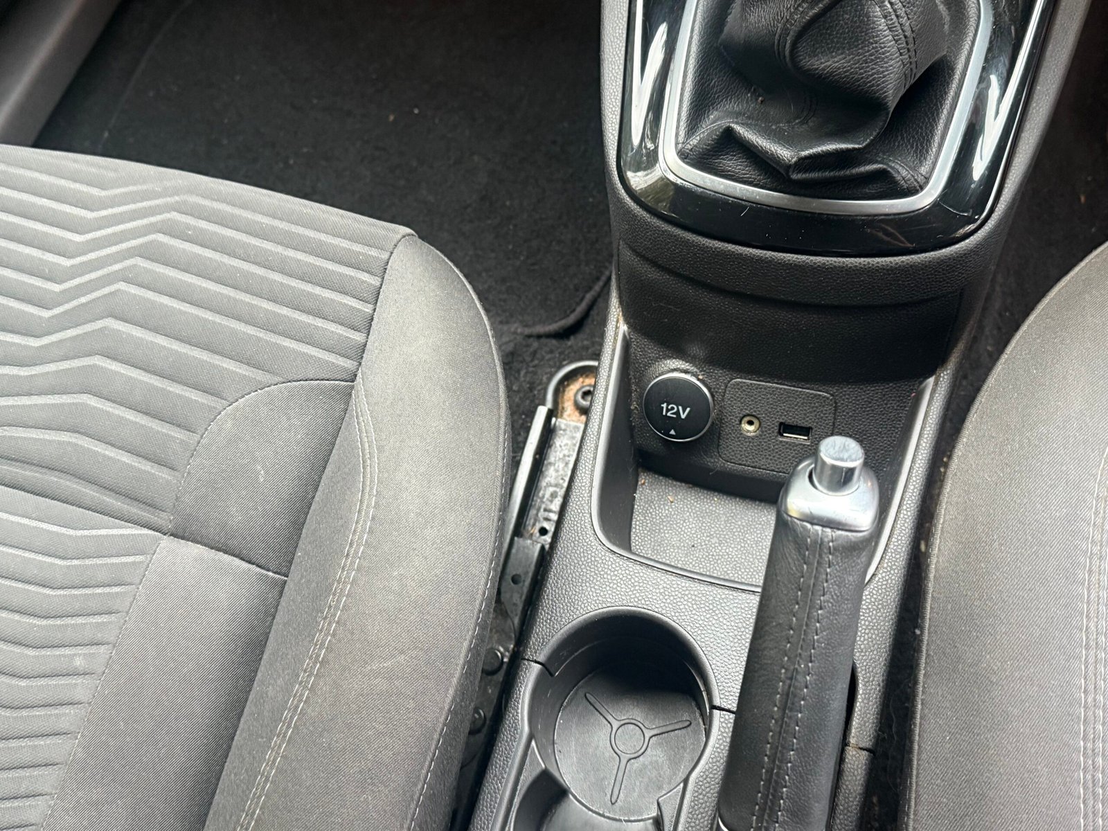 
								Ford Fiesta 1.0T EcoBoost Zetec Euro 5 (s/s) 3dr full									