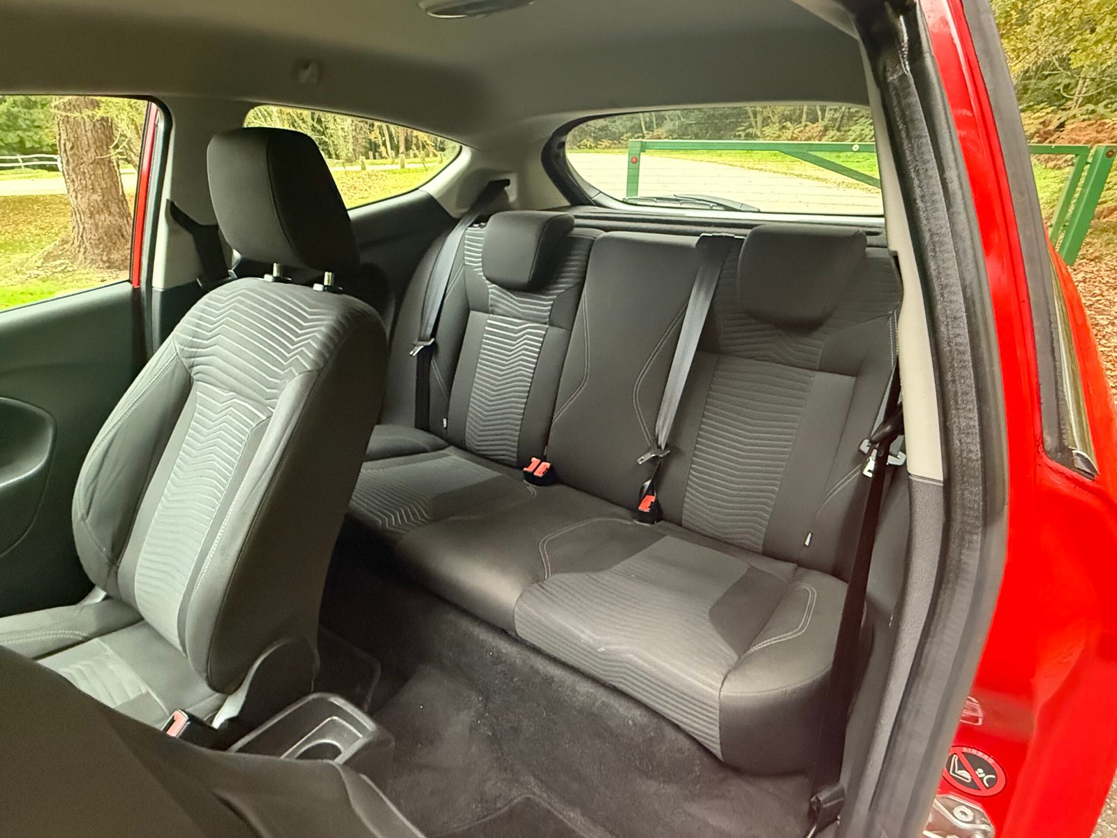 
								Ford Fiesta 1.0T EcoBoost Zetec Euro 5 (s/s) 3dr full									