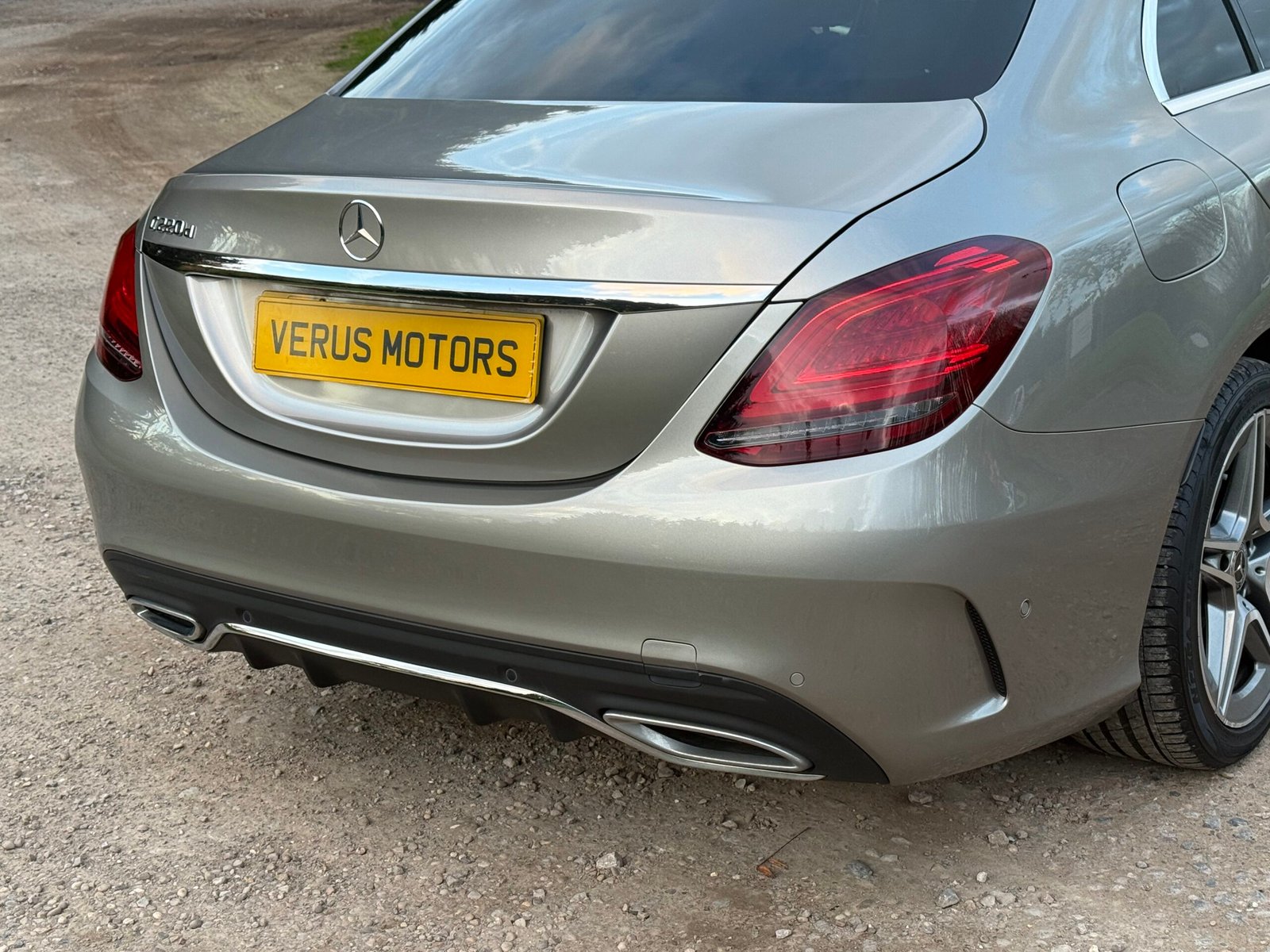 
								MERCEDES-BENZ C CLASS C220d AMG Line Premium Plus 4dr 9G-Tronic full									