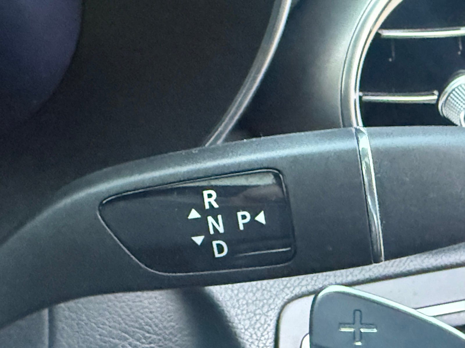 
								MERCEDES-BENZ C CLASS C220d AMG Line Premium Plus 4dr 9G-Tronic full									