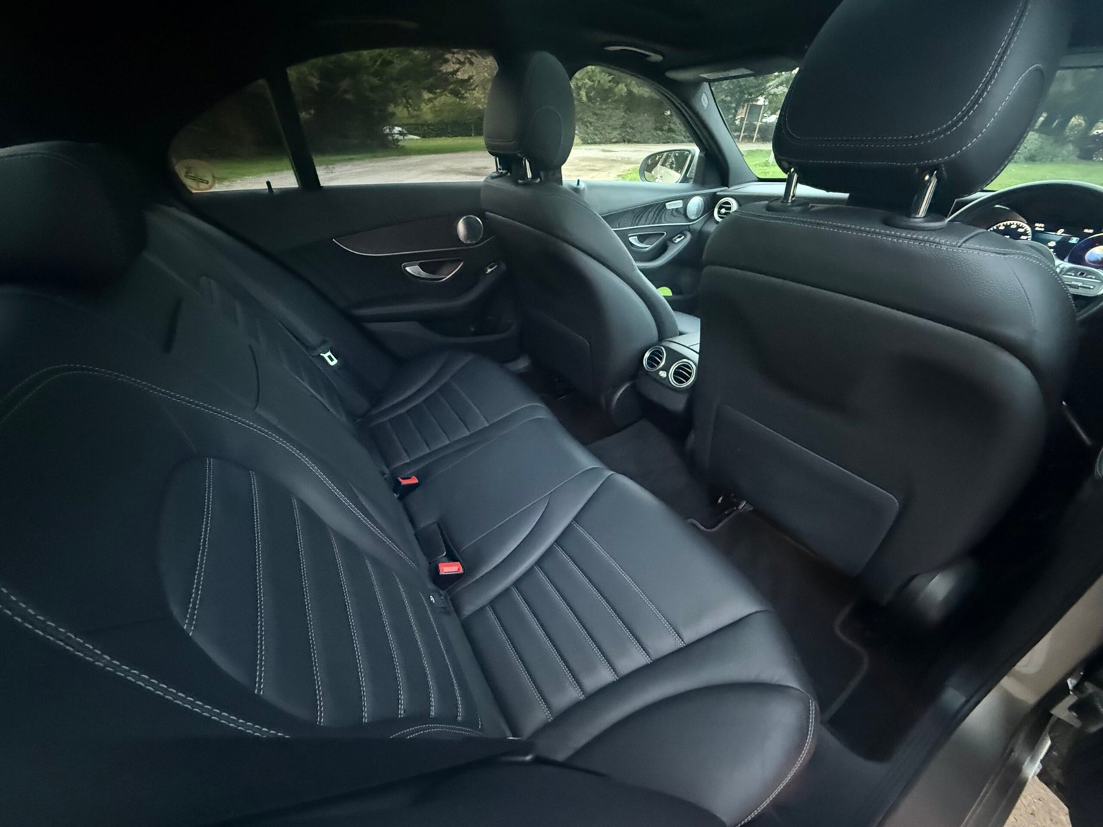 
								MERCEDES-BENZ C CLASS C220d AMG Line Premium Plus 4dr 9G-Tronic full									