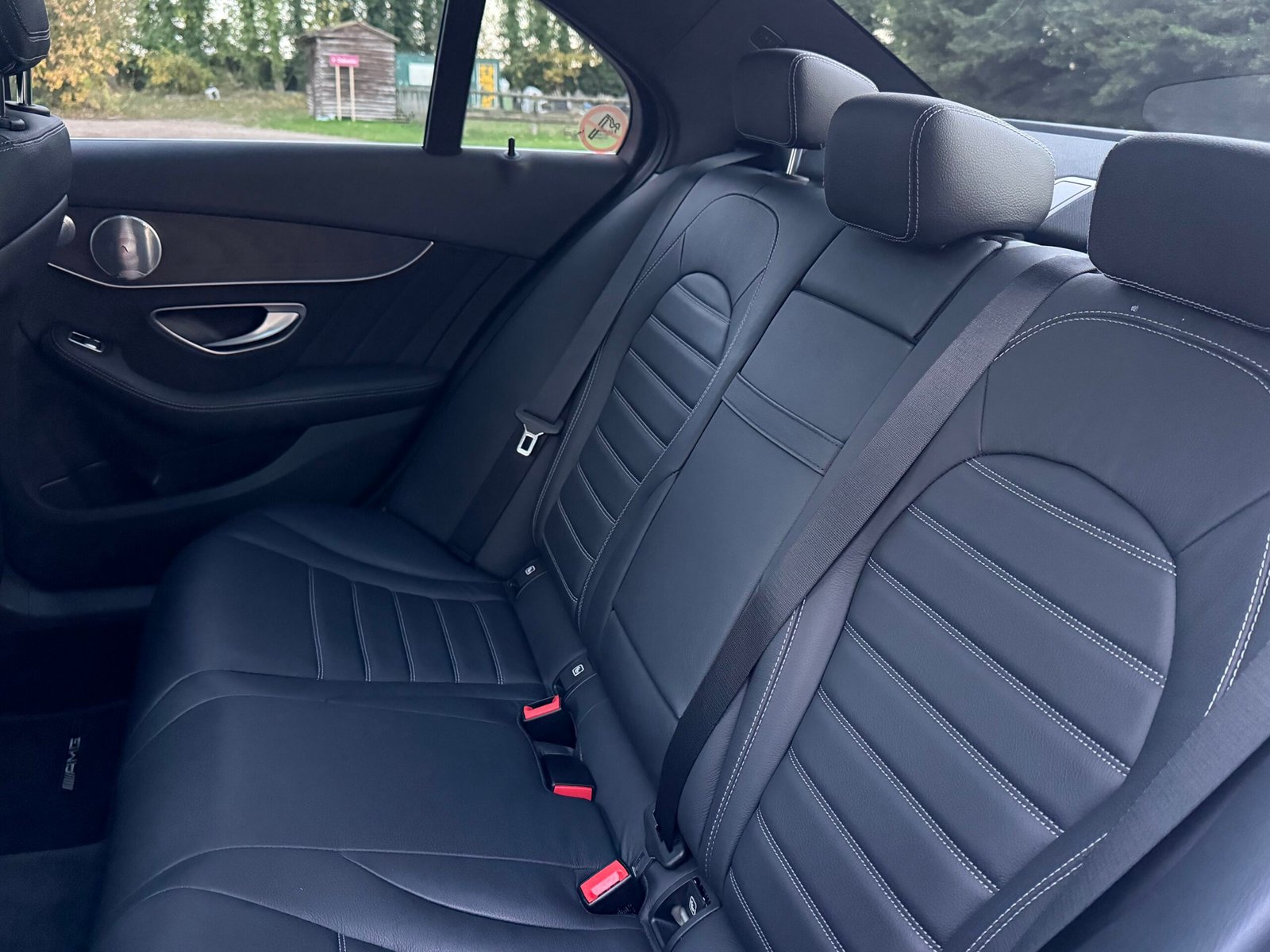 
								MERCEDES-BENZ C CLASS C220d AMG Line Premium Plus 4dr 9G-Tronic full									