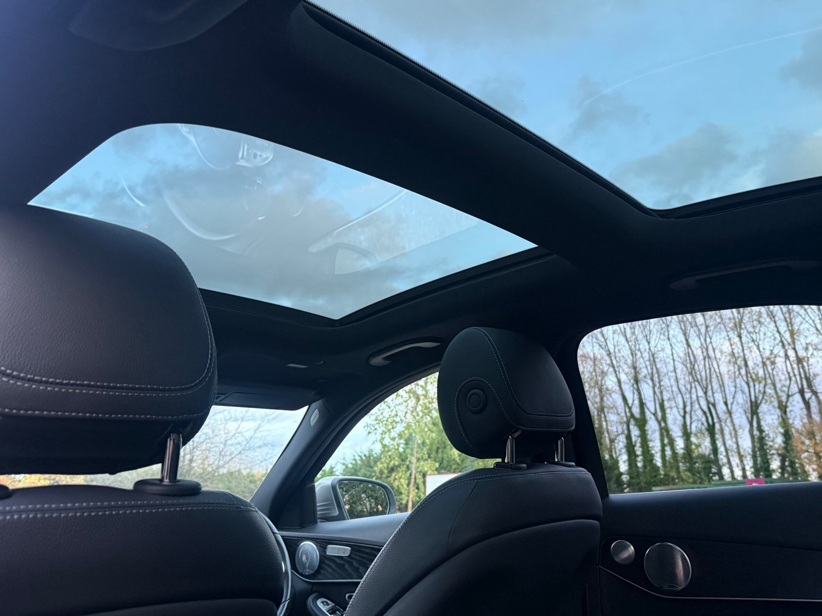 
								MERCEDES-BENZ C CLASS C220d AMG Line Premium Plus 4dr 9G-Tronic full									