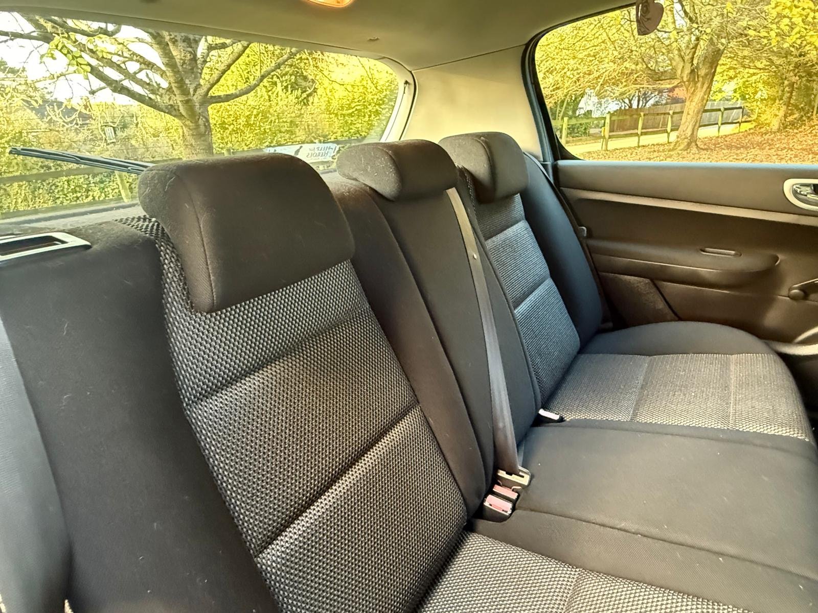 
								PEUGEOT 307 1.6 HDi 90 S 5dr full									