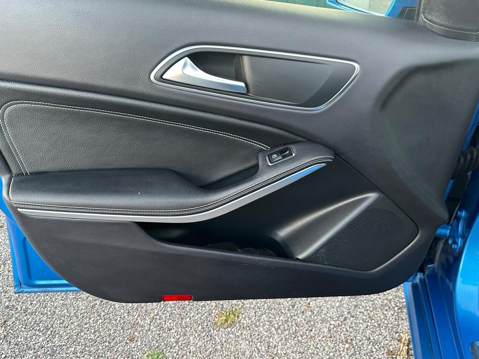 
								Mercedes-Benz A Class 1.6 A180 SE 7G-DCT Euro 6 (s/s) 5dr full									