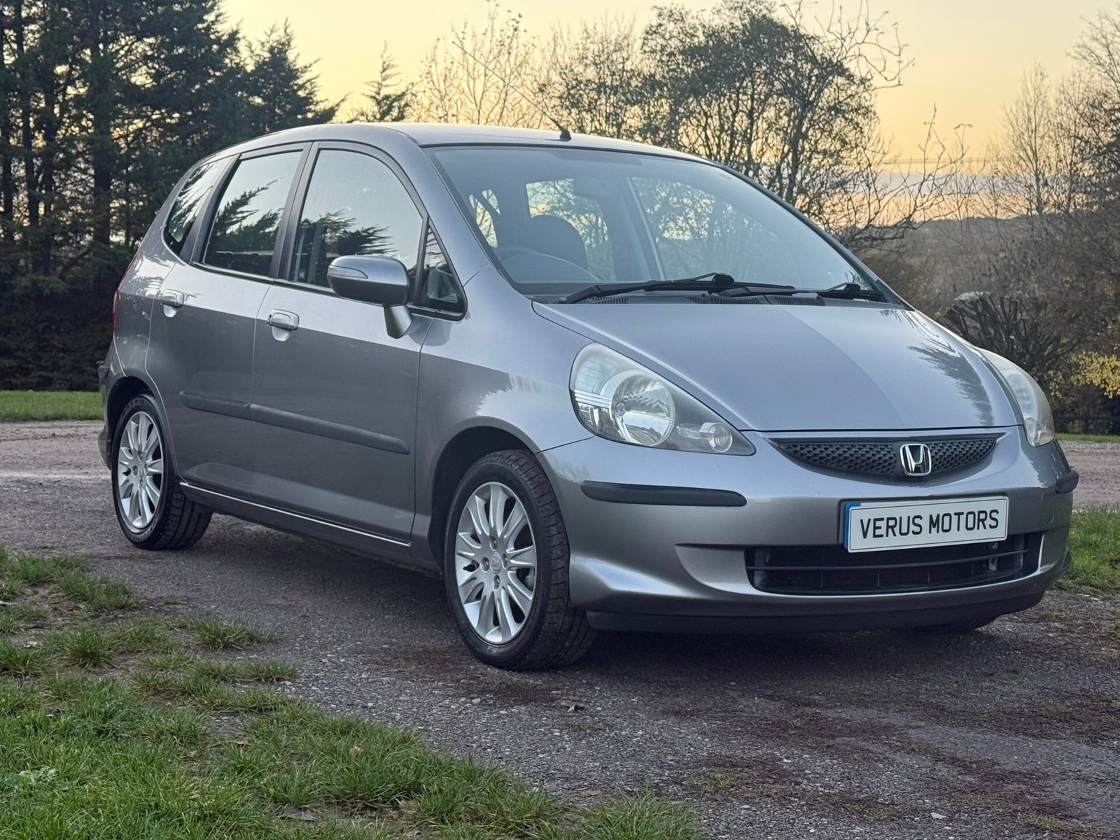 
								Honda Jazz 1.4 i-DSI SE 5dr 2007 (56)  68,499 miles Petrol Manual Silver 3 owners Car ULEZ full									