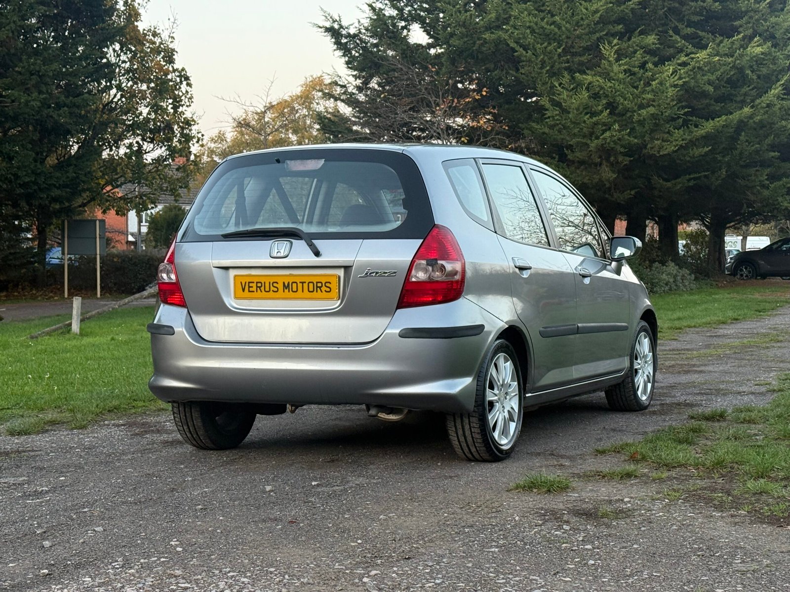 
								Honda Jazz 1.4 i-DSI SE 5dr 2007 (56)  68,499 miles Petrol Manual Silver 3 owners Car ULEZ full									