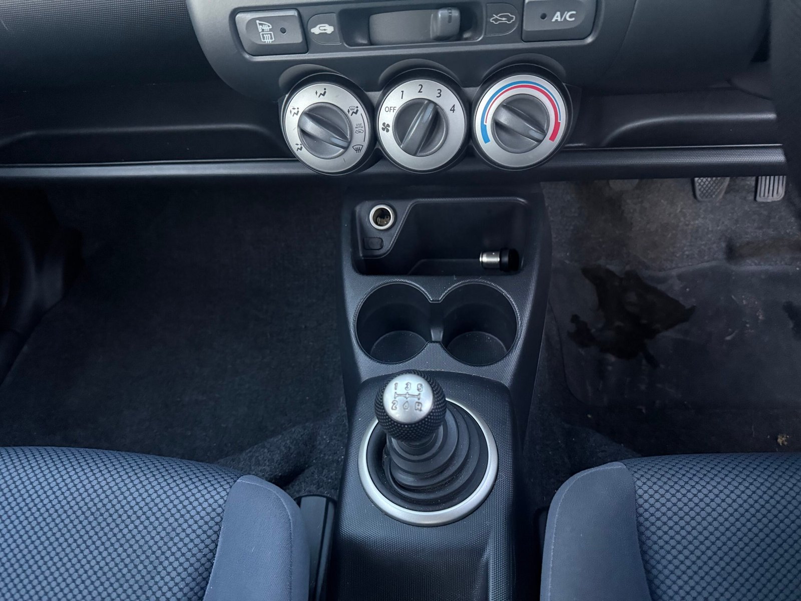 
								Honda Jazz 1.4 i-DSI SE 5dr 2007 (56)  68,499 miles Petrol Manual Silver 3 owners Car ULEZ full									