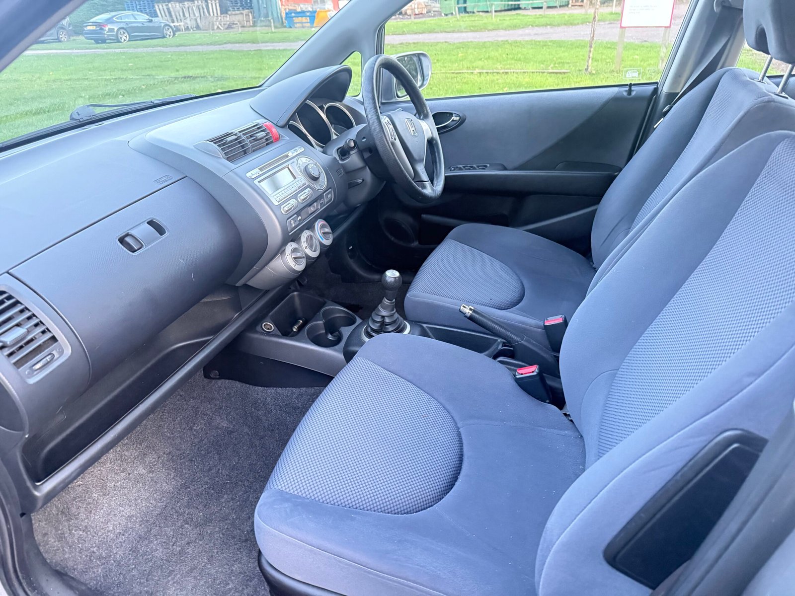 
								Honda Jazz 1.4 i-DSI SE 5dr 2007 (56)  68,499 miles Petrol Manual Silver 3 owners Car ULEZ full									