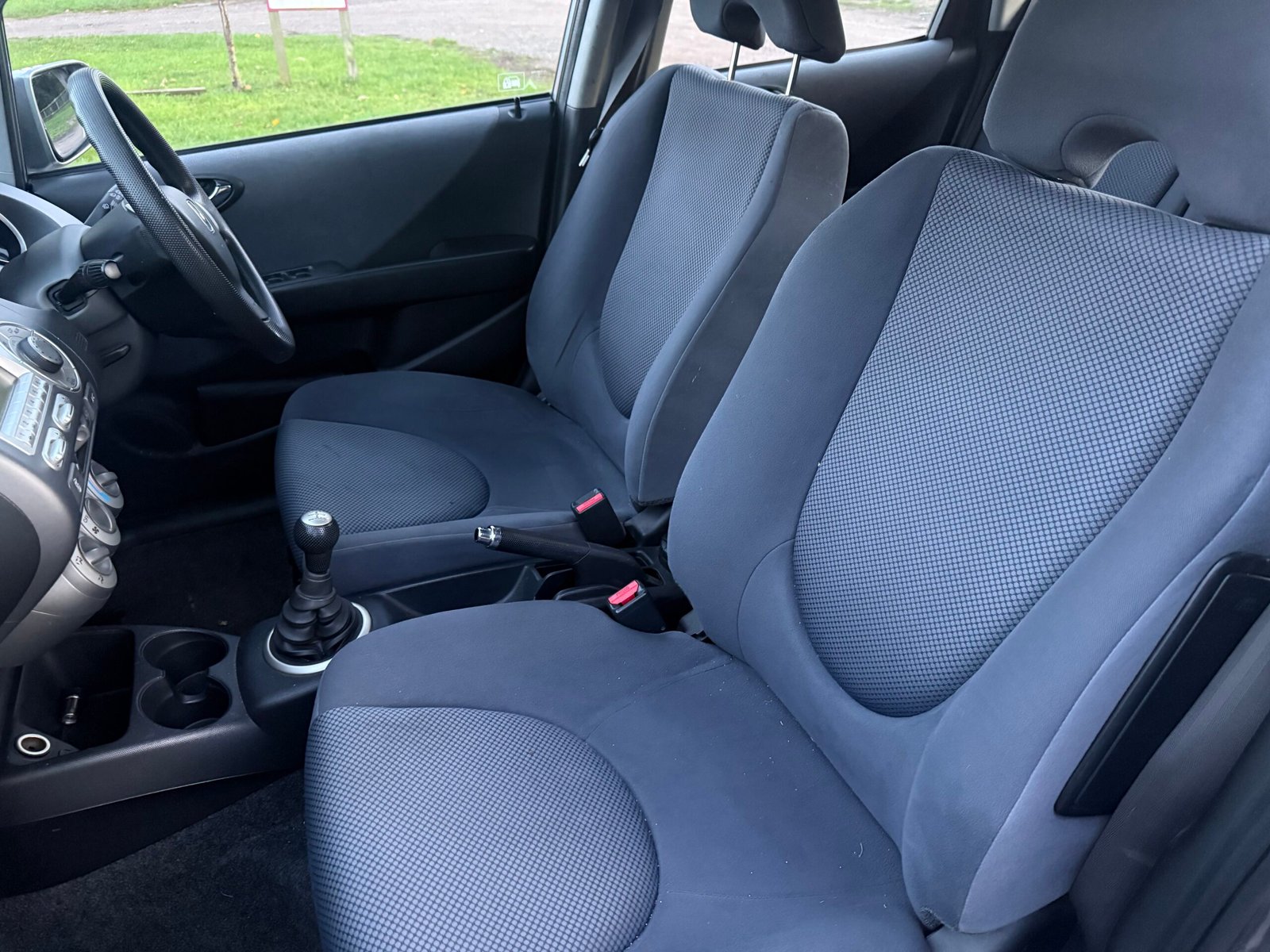 
								Honda Jazz 1.4 i-DSI SE 5dr 2007 (56)  68,499 miles Petrol Manual Silver 3 owners Car ULEZ full									