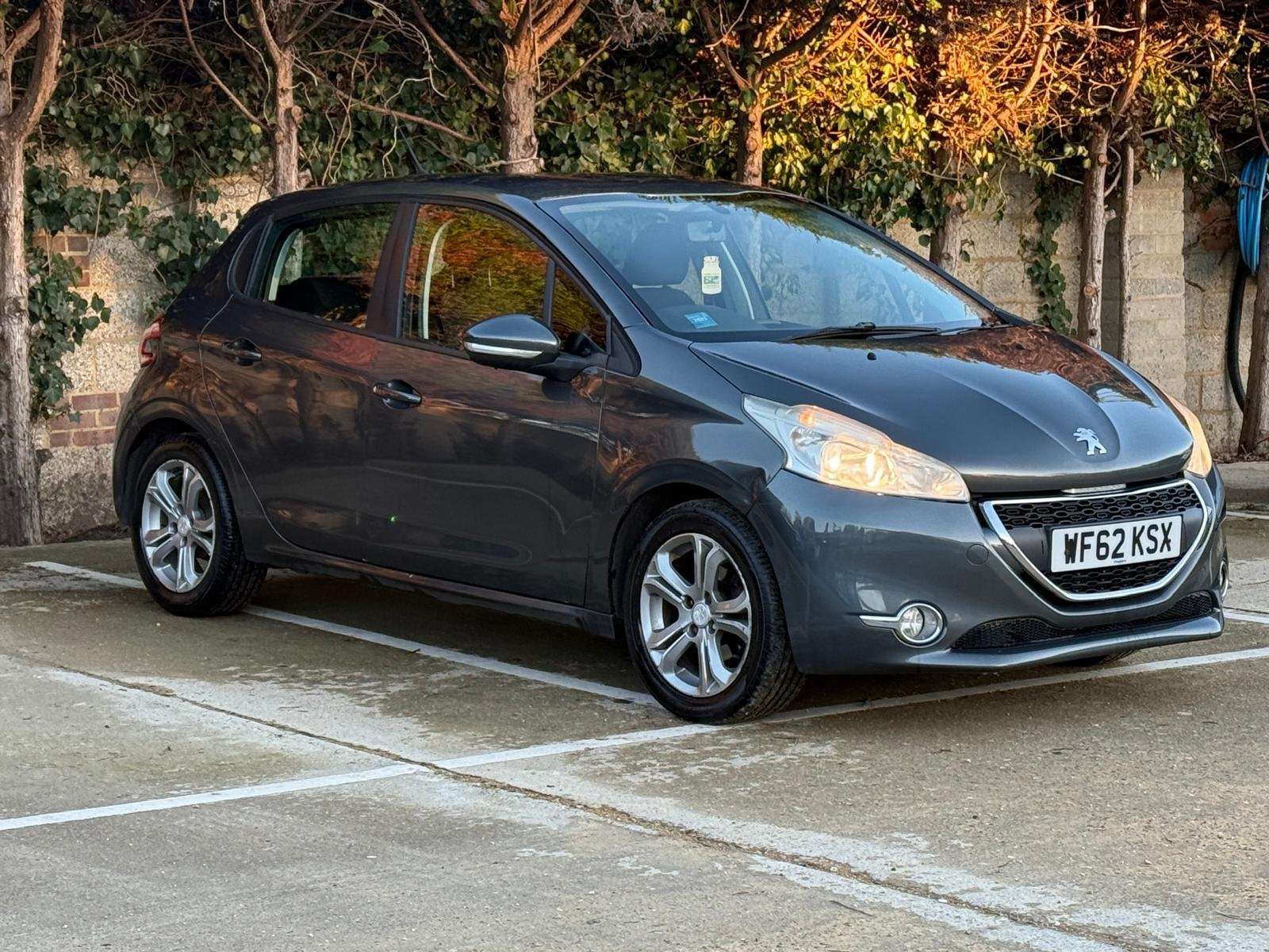 PEUGEOT	208	1.4 HDi Active 5dr 103,000 Miles