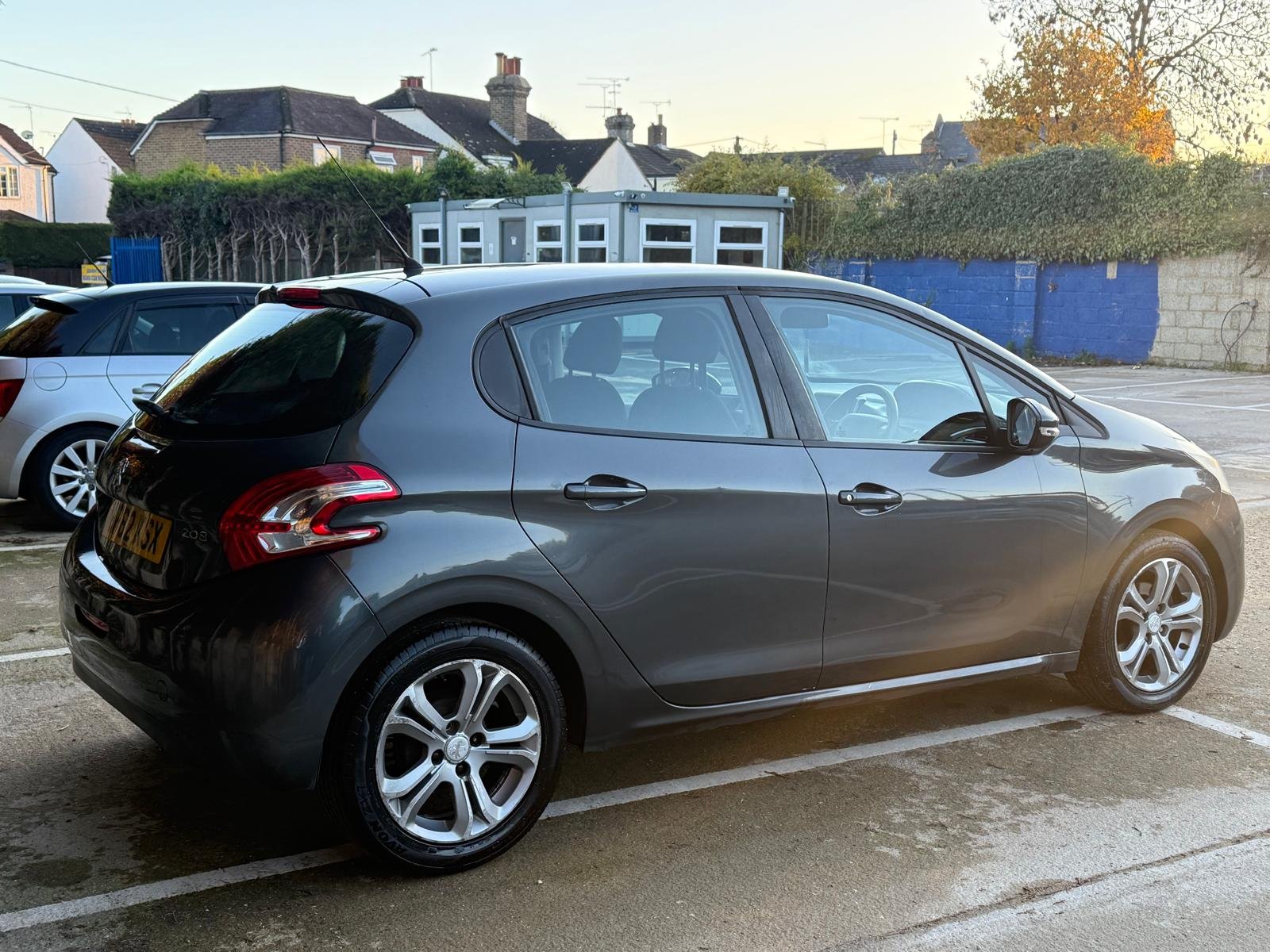 
								PEUGEOT	208	1.4 HDi Active 5dr 103,000 Miles full									