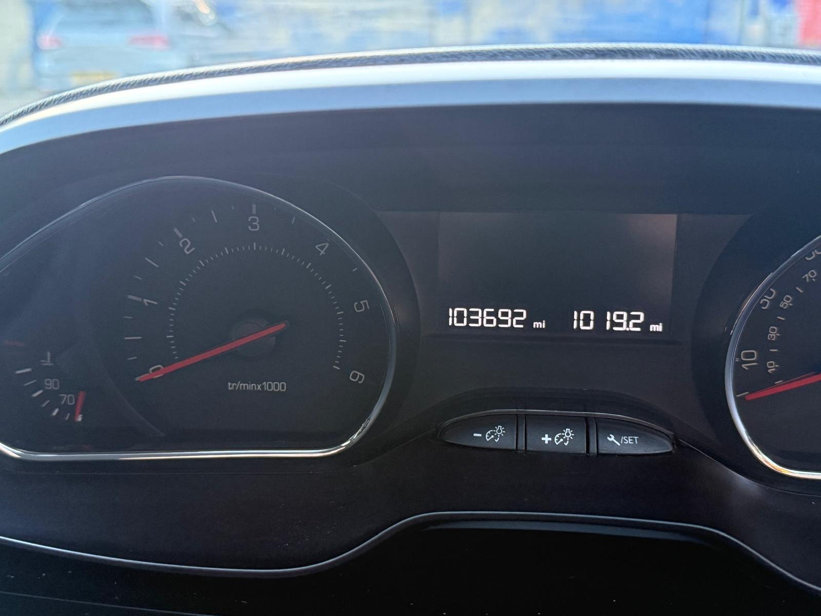 
								PEUGEOT	208	1.4 HDi Active 5dr 103,000 Miles full									