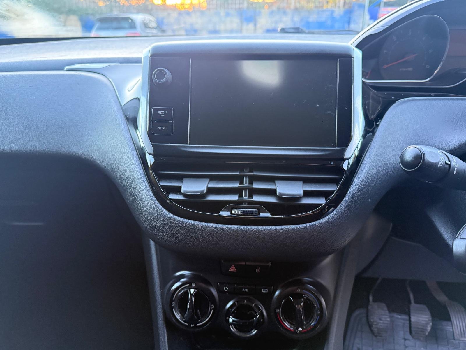 
								PEUGEOT	208	1.4 HDi Active 5dr 103,000 Miles full									