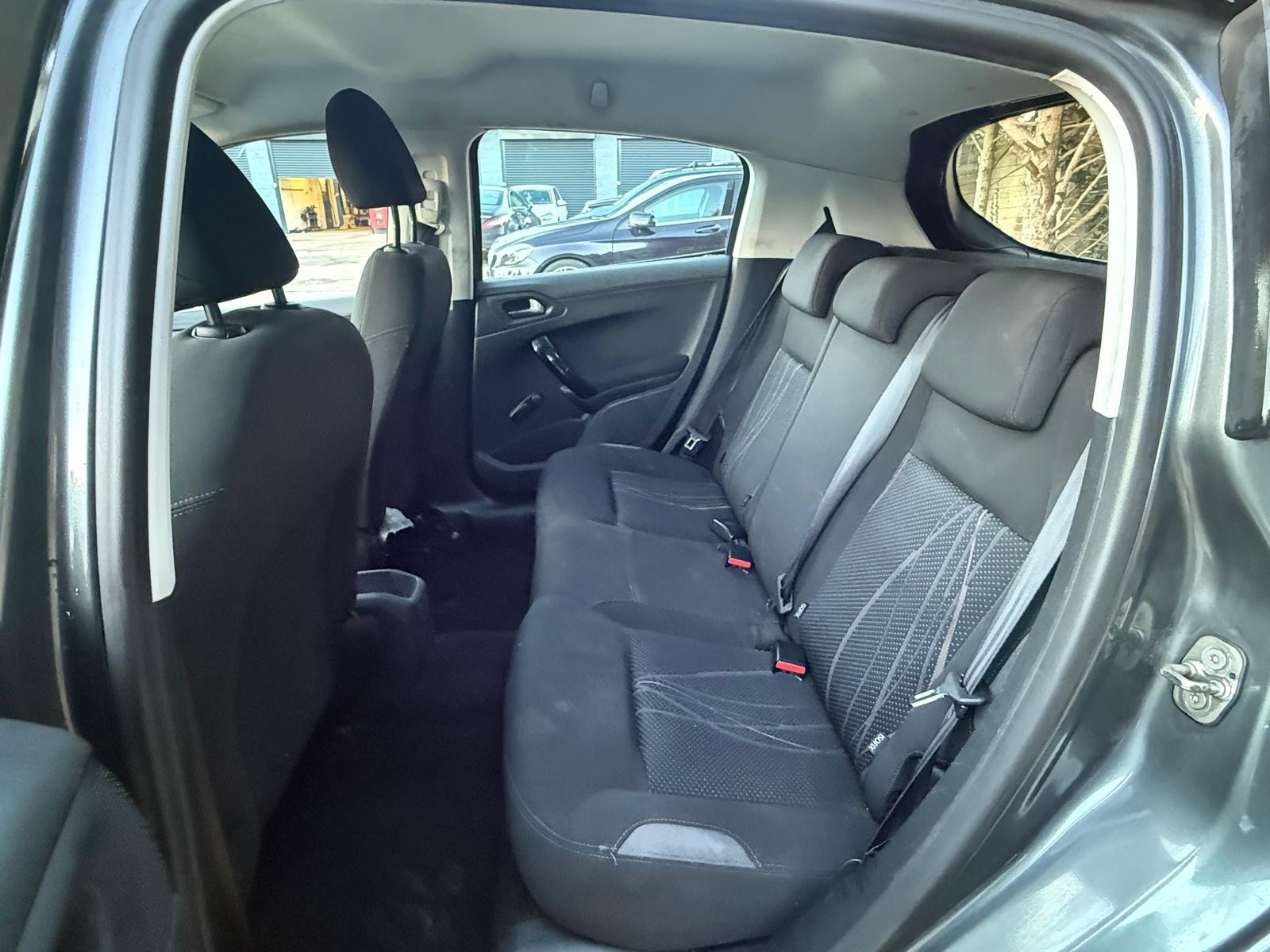 
								PEUGEOT	208	1.4 HDi Active 5dr 103,000 Miles full									